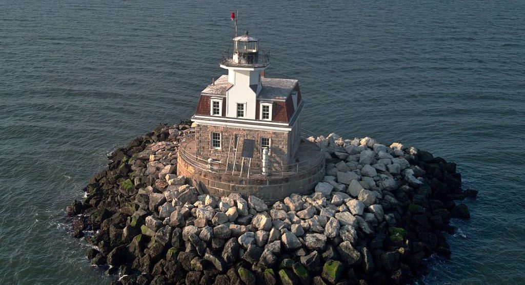 Photo of Penfield Reef Light in Fairfield by Hallettx